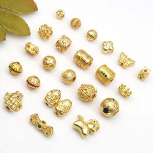 Perles dorées sablées de style ancien, préservant la couleur, avec mantra à six caractères à motif en zigzag, cheval en bois, vajra, interloc - Product Image 4