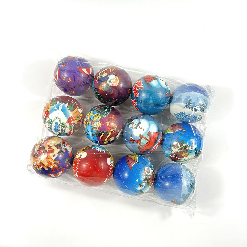 63 modèles de Noël, modèle à trois fixations, prix unique.