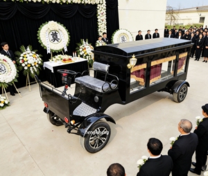 Carroza Fúnebre Negra de Cuatro Ruedas, Estilo Retro Europeo, Tipo Motocicleta, Popular para Funerales - Product Image 1