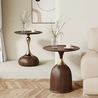Table basse ronde Wayon au design unique avec plateau, mobilier de salon moderne et luxueux