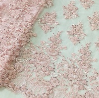 Tissu en dentelle perlée rose bébé de haute qualité, broderie à la main lourde, tissu en tulle à sequins et perles, luxe pour robe de soirée ou de mariée