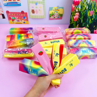 Jouet anti-stress en forme de barre de beurre imprimée fraise, mignon, à rebond lent, en matériau TPR, idéal pour les cadeaux de bienvenue et les cadeaux promotionnels pour salons professionnels