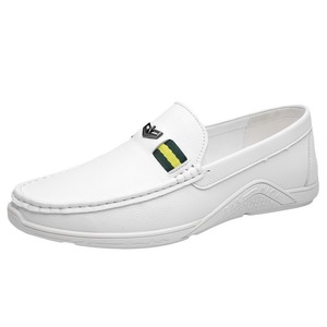 Mocasines blancos de verano para hombre, con punta redonda, transpirables, con suela de goma, informales, tipo náuticos, fáciles de poner. - Product Image 5