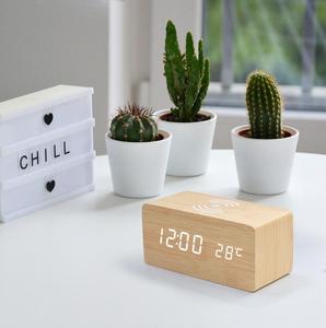 Reloj despertador digital LED de madera, dispositivo de mesa con carga inalámbrica para teléfono, regalo promocional, logo personalizado, nuevo diseño de escritorio - Product Image 3
