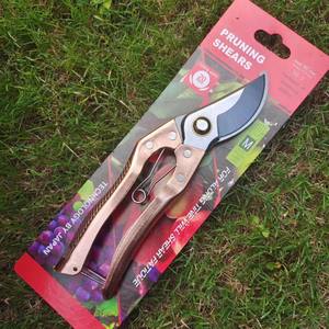 กรรไกรตัดแต่งกิ่งไม้สีบรอนซ์ Mountain Vine ขนาด 20 มม. สำหรับตัดแต่งต้นไม้ผลไม้และดอกไม้ - Product Image 2