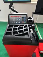 Machine d'équilibrage automatique des roues de voiture avec écran LCD
