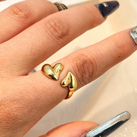 Bague Vintage de haute qualité pour femme en acier inoxydable moulé populaire Simple Double coeur lisse ouvert Design personnalisé plaqué or 18 carats