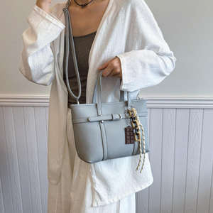 Sacs à main de luxe pour femmes, sacs de créateurs pour femmes, sacs seau pour femmes, très demandés et de haute qualité - Product Image 4