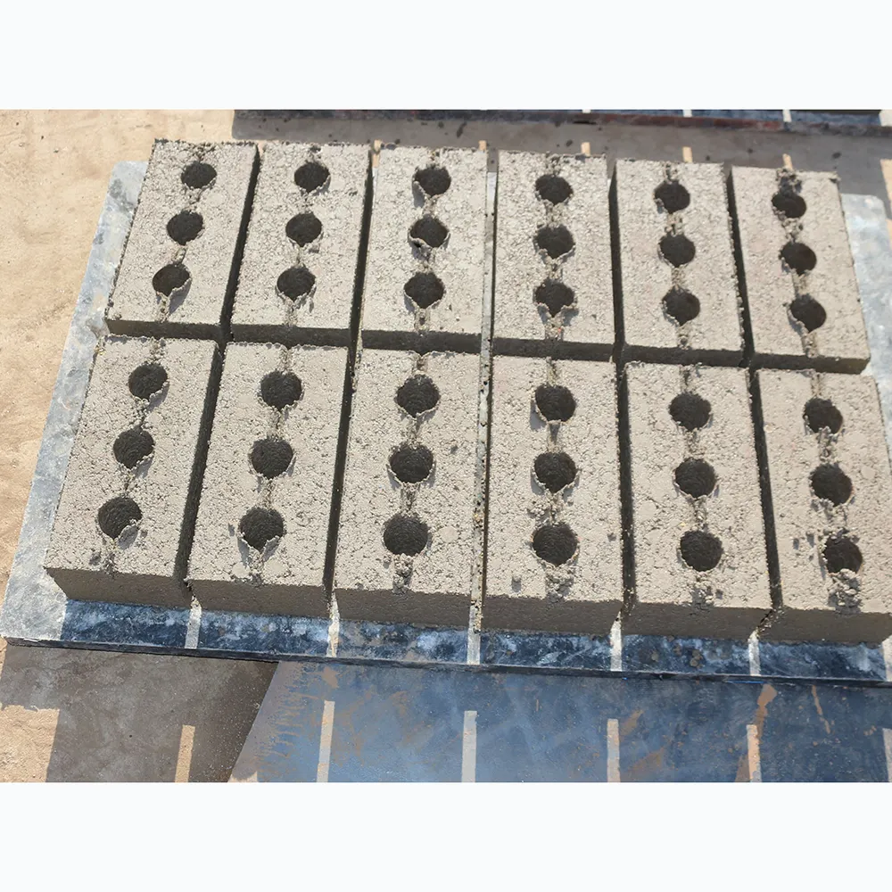 QTJ4-25 automatic cement hourdis paving brick molding machine for sale in Ecuador