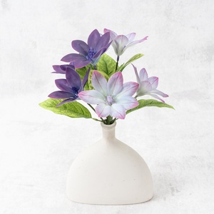 Élégantes fleurs artificielles en soie de magnolia d'inspiration zen avec technique de stylisation pour la décoration de meubles TV et de magasins - Product Image 2