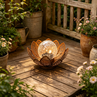 Lampe solaire en métal creux en forme de fleur de lotus, boule de verre craquelé, lampe de jardin, décoration extérieure étanche pour pelouse, patio, cour