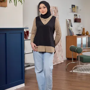 Blusa Negra con Rayas de Trufa, Proveedor OEM de Malasia, Top Modesto con Cuello Abotonado, Camisa Formal para el Trabajo, Atuendo Musulmán - Product Image 3