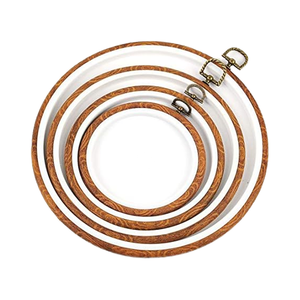 <span class=keywords><strong>Set</strong></span> Hoop bordir kayu imitasi, alat bantu jahit silang buatan tangan, tampilan kayu berdiri - Product Image 1