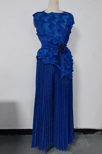 Nouvel ensemble plissé Miyake grande taille pour soirée, haut sans manches + pantalon large, vêtements occidentaux pour femmes, vente en gros - Product Image 5