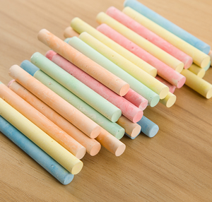 Scatola di <span class=keywords><strong>gesso</strong></span> senza polvere Robercolor Set 100 pezzi di colori misti tra cui plastica bianca e materiale di calcio per la scrittura scolastica - Product Image 1