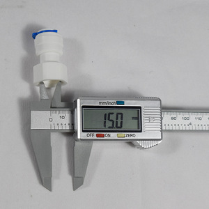 Conector para Purificador de Agua 3 en 1 de Conexión Rápida, Rosca Interna Recta, Grado Alimenticio, Compatible con Tubería de PE - Product Image 3