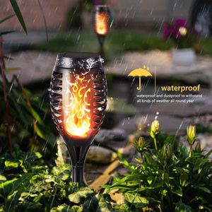 Solar Flame 1/2/6/8 Packs Vlammen Flikkerende Fakkel Lampen Buiten Waterdicht Pad Tuin Solar Flame Licht voor Tuinlandschap - Product Image 2