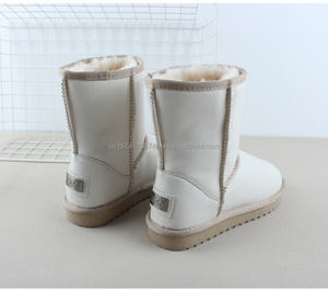 Bottes de neige d'hiver en cuir véritable imperméable à la hauteur des genoux pour l'extérieur Caractéristique thermique Casual UGGS Style Winter Snow Boots for Ladies - Product Image 5
