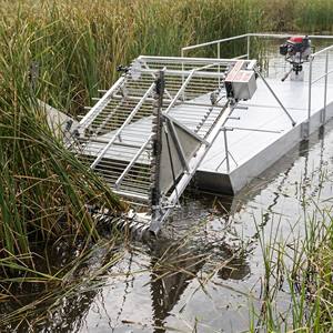 Top Rated 304 Stainless Steel Aquatic Harvester With 1.2m Deep Cutting 7.5HP Gasoline Engine &amp; Gear <strong>Lake</strong> Cleaning Boat - Product Image 3