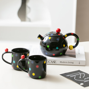Juego de tazas de té de cerámica de alta gama con diseño de lunares de colores, para dos personas, para la sala de estar del hogar. - Product Image 2