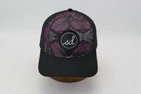 Gorra Trucker de Malla Completa con Logotipo Personalizado, Camuflaje Rosa Transpirable, Gorra Trucker con Superposición de Encaje para Hombres y Mujeres