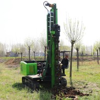 Machine de piquage solaire haute capacité avec un poids de 600 kg et un système de pression hydraulique pour une utilisation fiable du piqueur de pieux solaires