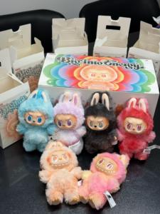 Vente en gros Officiel PopMar Labuu Macaron 3.0 Warning Vinyl Plush Blind Box Figurines de collection Boîte mystère V3 - Product Image 3