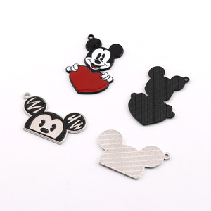 Colgante de aleación con cabeza de Mickey Mouse, aleación de zinc, temática de dibujos animados, accesorios de joyería DIY, adorno para llavero, regalo unisex - Product Image 1
