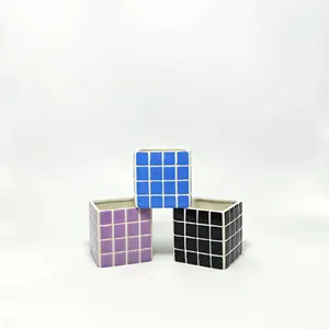 Sıcak satış 2024 kare özelleştirilebilir renk Rubik küp saksılar kahverengi kutu küçük seramik Modern sırlı kabul edilebilir 100 adet