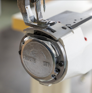 Máquina de Coser Industrial de Alta Velocidad B-441 de Una Sola Aguja, de Alta Resistencia, con Alimentación Compuesta, Puntada Recta, Base Cilíndrica y Operación Electrónica - Product Image 4