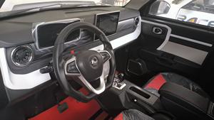 Hongqi SUV a Nuova Energia - Veicolo Elettrico 4x4 per Passeggeri con Tecnologia Intelligente, Alta Efficienza per Pendolarismo Quotidiano e Viaggi Urbani - Product Image 2