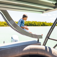 Bateau ponton de luxe à double pont en aluminium avec nouveau moteur hors-bord pour la pêche, les fêtes ou l'usage comme bateau de plaisance