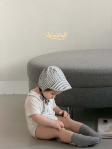 Barboteuse plissée à manches courtes avec col Peter Pan et nœud papillon pour bébés garçons, avec fermeture à boutons-pression à l'entrejambe, idéale pour baptême, fête et photographie - Product Image 3