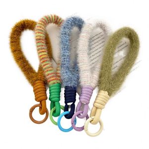 Dragonne de téléphone portable multicolore courte tressée avec impression numérique en peluche – Fabricant de chaînes de téléphone - Product Image 5