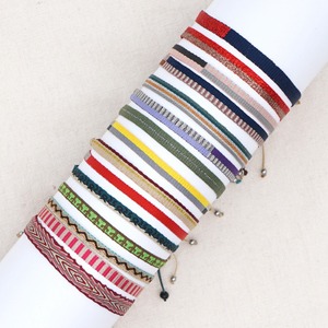 Espanhol Vintage Palace Padrão Bohemian Nepalese <span class=keywords><strong>Ethnic</strong></span> Ribbon Handmade Pearl Woven Amizade Pulseiras para Mulheres para Presentes - Product Image 3