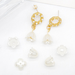 Cuentas de flores de plástico con orificios rectos para la fabricación de joyas, forma de trompeta de 4 pétalos, resina acrílica, material de accesorios para bricolaje - Product Image 2