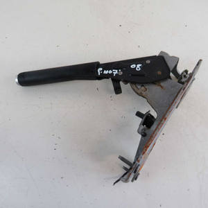 Levier de frein à main 9683875577 pour Peugeot 1007 2005-2010 d'occasion (77349) - Product Image 1