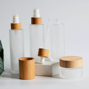 Envases Cosméticos Ecológicos Personalizados, Botella de Vidrio Esmerilado para Loción con Gotero y Pulverizador, Tarro de Crema de Vidrio y Madera con Tapa de Bambú - Product Image 1