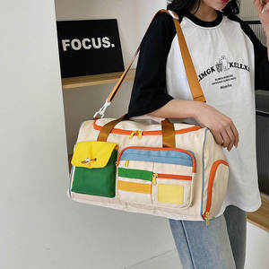 Sac de sport de grande capacité imperméable pour hommes, femmes et dames, sac de voyage tendance et coloré avec motif de lettres - Product Image 6