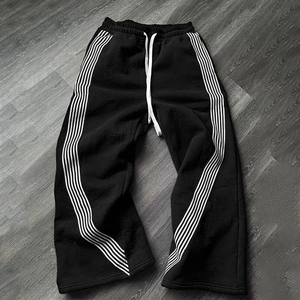 Pantalons de survêtement personnalisés avec logo brodé pour hommes, pantalons larges à jambes larges, pantalons de jogging en polyester, pantalons cargo amples en nylon - Product Image 2