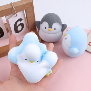 Educatieve Schattige Pinguïn Squeeze Speelgoed Nieuwigheid Zacht Schuim Dier Kawaii Cartoon Ontwerp Voor Kinderen Stress - Product Image 1