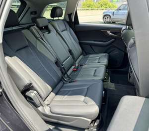 2021 <span class=keywords><strong>Audi</strong></span> <span class=keywords><strong>Q7</strong></span> 45 TFSI quattro pour Sport Package Véhicule <span class=keywords><strong>d</strong></span>'<span class=keywords><strong>occasion</strong></span> sept <span class=keywords><strong>places</strong></span> à essence noir - Product Image 4