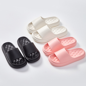 Nuovo tipo <span class=keywords><strong>di</strong></span> <span class=keywords><strong>pantofole</strong></span> morbide per la casa estiva con suola spessa per le donne all'ingrosso bagno interno donna pantofola doccia - Product Image 6