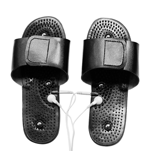 Precio de fábrica Reflexología saludable Masaje de pies Zapatilla Diapositivas Acupuntura Negro Proporcionado Masajeador de pies - Product Image 1