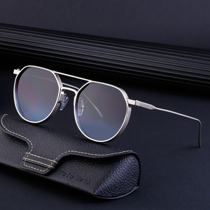 Gafas de sol de aviador retro ovaladas de metal personalizadas para hombre, montura negra, lentes de PC con protección UV400, estilo Instagram. - Product Image 4