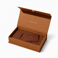 Boîte cadeau magnétique écologique personnalisée avec insert en papier rigide et logo personnalisé pour l'emballage de cartes haut de gamme