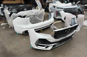 Grille de <span class=keywords><strong>pare</strong></span>-chocs avant et arrière d'origine OEM d'occasion authentique 6010173200 6010178800 en stock, ajustement direct pour Geely Monjaro L - Product Image 4