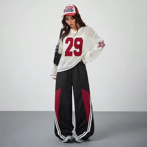 Maglione Oversize da <span class=keywords><strong>Donna</strong></span> con Logo Personalizzato, Design Estivo in Maglia, Maglia a Righe con Numero Stampato, Stile Maglia da Calcio - Product Image 2