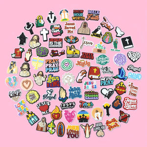 2025新设计基督教堵塞鞋护身符聚氯乙烯橡胶耶稣护身符鞋定制鞋护身符 - Product Image 1