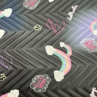 Tissu matelassé imprimé pour sac d'école, tissu polyester matelassé ultrasonique imprimé pour sacs d'école
